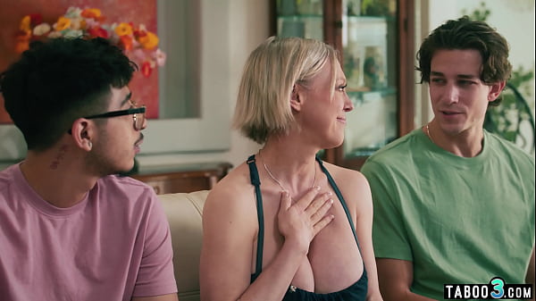 Big tits blonde mature stepmother Dee Williams draining her stepsons balls