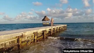 Bikini MILF Vicky Vette Pleasing Her Meaty Pussy After Beach Day!