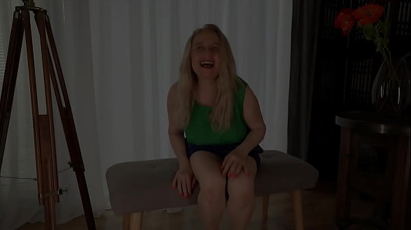 Chubby milf with big tits playing with big toys