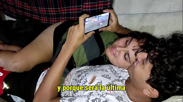 Jugando free fire con mi dua y me chupa la verga para que pierda la partida ALISON X FANTASIAHARD