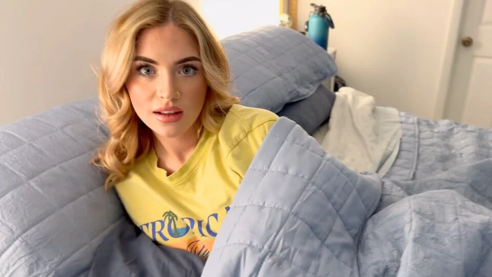 «OMG Step Sis Quit Playing with your Pussy, I Only Wanted to Watch A Movie»