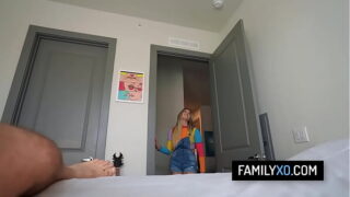 Blonde stepdaughter ask her stepfather to give her sex lesions – Chloe Rose