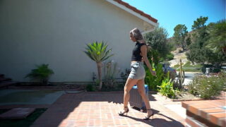 Bubble Butt Model Uma Jolie Gets Her Pussy Stretched By Hung Photographer GP3370