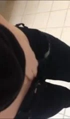 Turk kiz ayak ustu basiyor amina parmagi