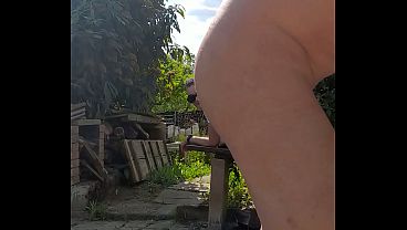 Deutsche Prostituierte Milf Sandra aus Ludwigsburg Sommer 2025 facefuck deepthroat kotzen outdoor Gartendate