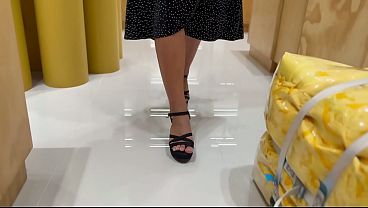 FOOTJOB for a stranger: He bought a HOT MILF shoes and she SATISFIED his desire to CUM on her FEET