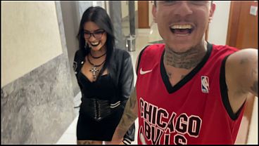 NA RUA COM KTAL – ANDANDO NAS RUAS DE BRASÍLIA ENCONTREI UMA NOVINHA GÓTICA E OFERECI DINHEIRO PRA ELA GRAVAR COMIGO E ELA ACEITOU – COMPLETO NO RED – KTAL