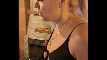 Vicky Wilfing masturbiert im Whirlpool