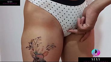 Mi hermanastra esta triste y la consuelo con mi polla metida por el anal CUM